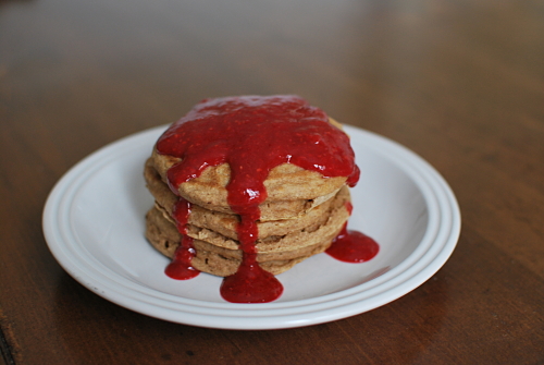 pancakes with raspberry sauce